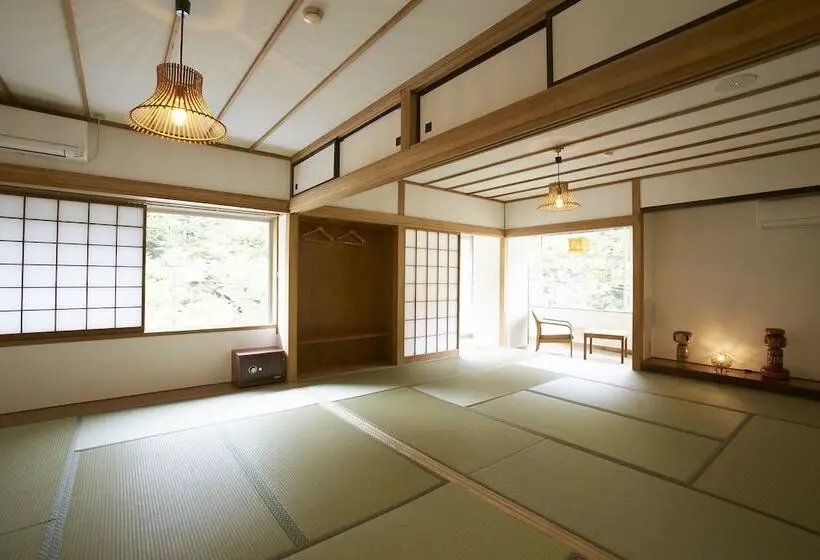 استودیوی استاندارد, Yumori Onsen Hostel