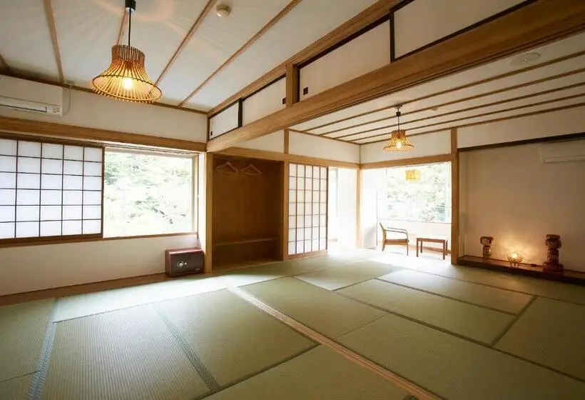 استودیوی استاندارد, Yumori Onsen Hostel