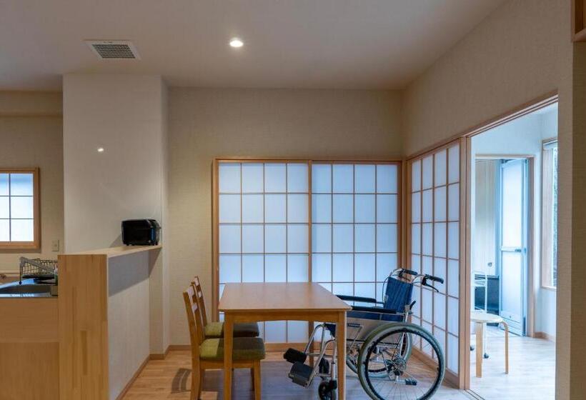 جناح مزود بجاكوزى, Yumori Onsen Hostel