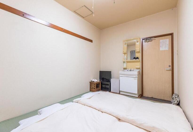 غرفة قياسية حمام مشترك, Isesaki East