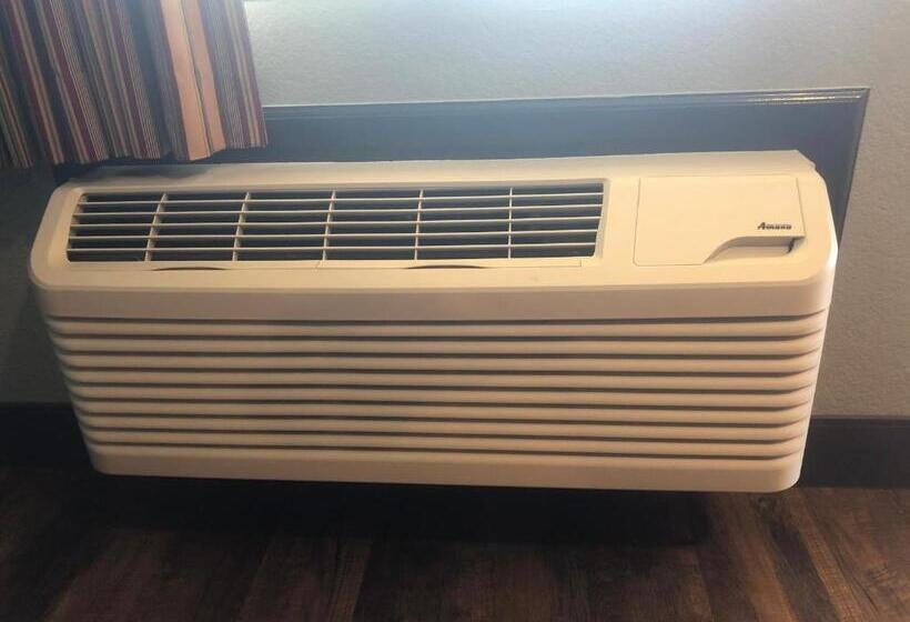 غرفة قياسية سرير كينج, Travelers Inn