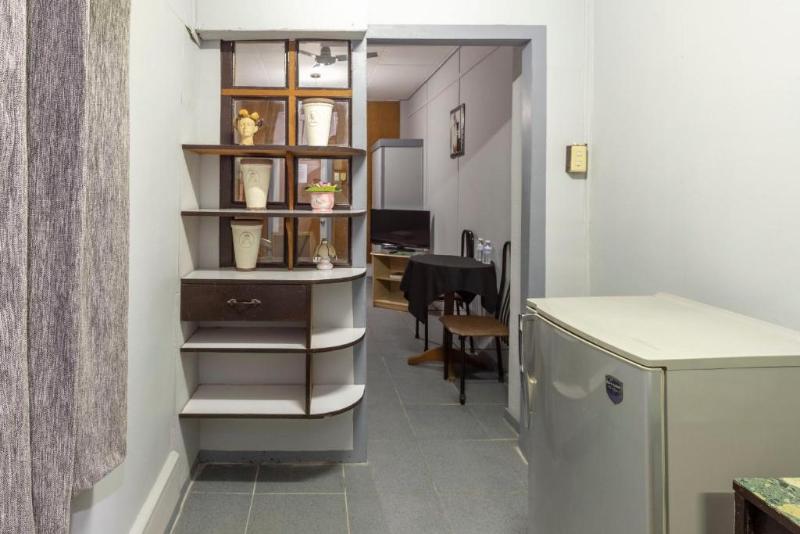 غرفة قياسية سرير كينج, The Draftsman, Autograph Collection