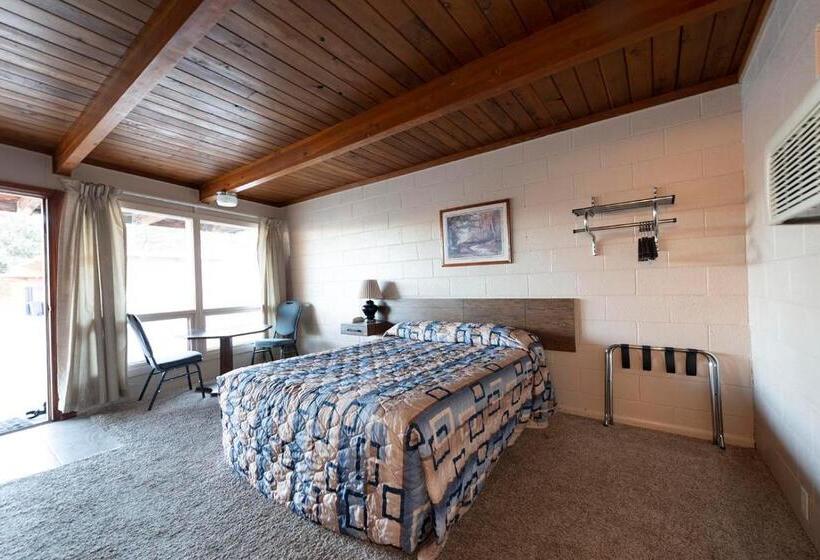 디럭스 룸, Cedar Inn