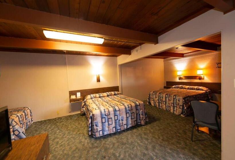 Семейный Номер, Cedar Inn