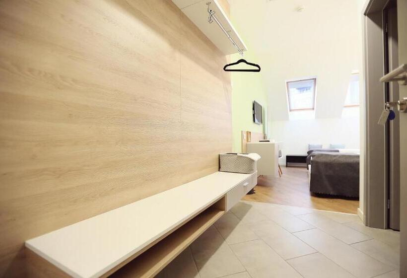 اتاق استاندارد, Casa M