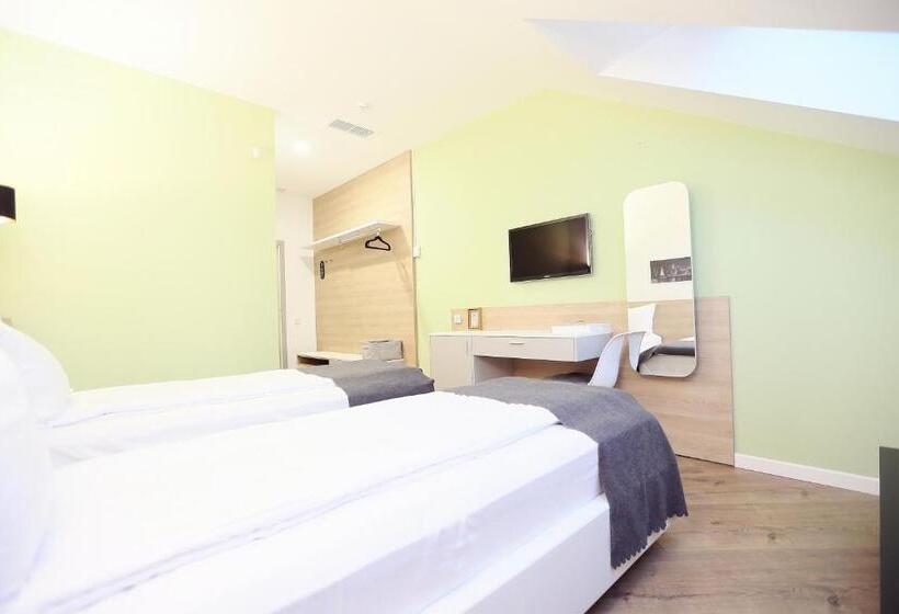 اتاق استاندارد, Casa M