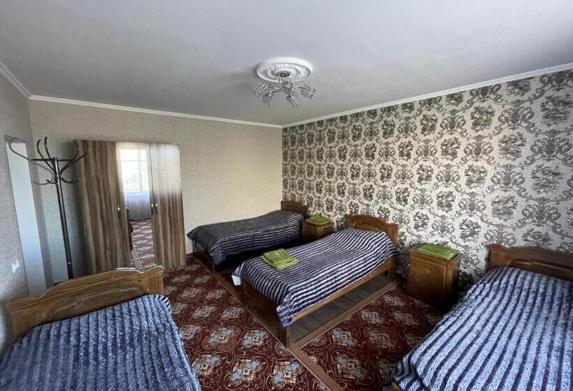 اتاق کلاسیک چهارنفره, Guest House Eles