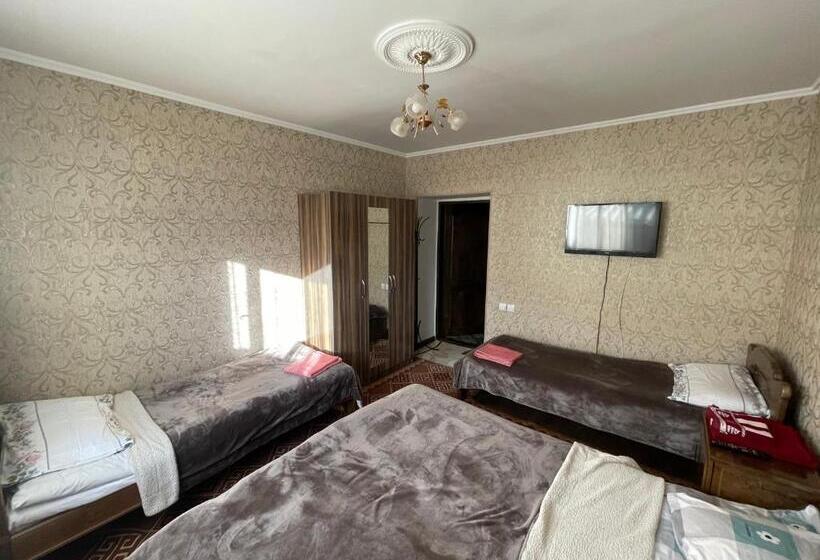 اتاق کلاسیک سه تخته, Guest House Eles