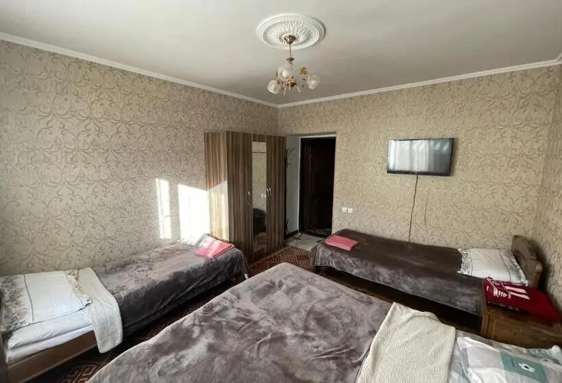 اتاق کلاسیک سه تخته, Guest House Eles