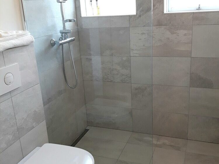 اتاق استاندارد, Post Plaza Guesthouse