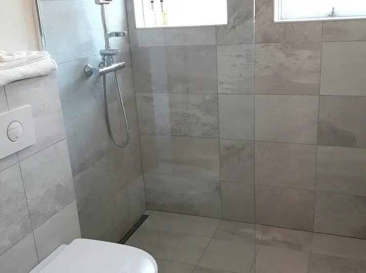اتاق استاندارد, Post Plaza Guesthouse