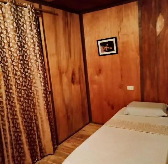 バス共有のスタンダードルーム, Allba's Homestay