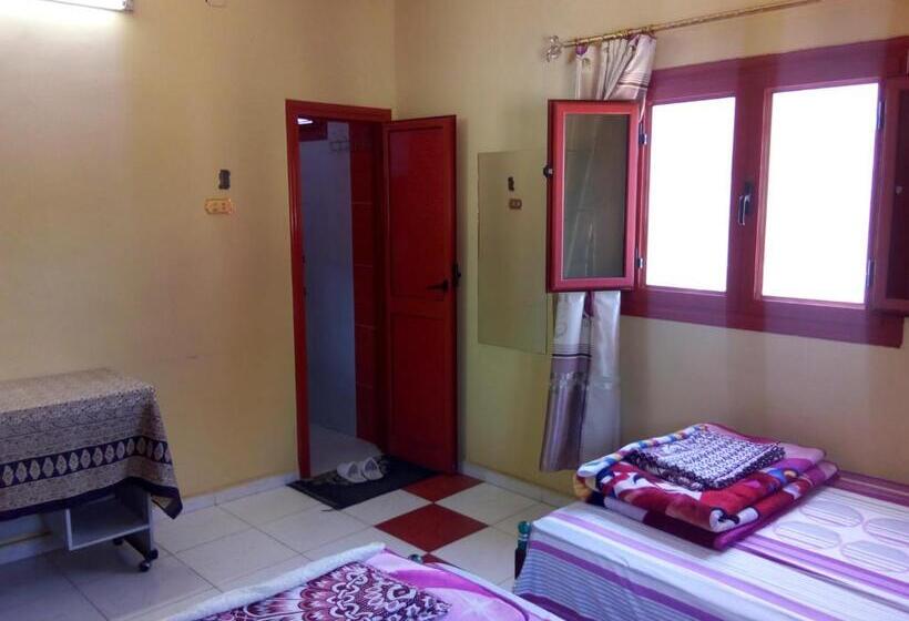 اتاق استاندارد سه نفره, El Amin Guest House
