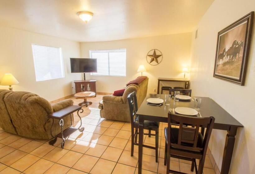 스위트 킹사이즈 침대, Stagecoach Suites