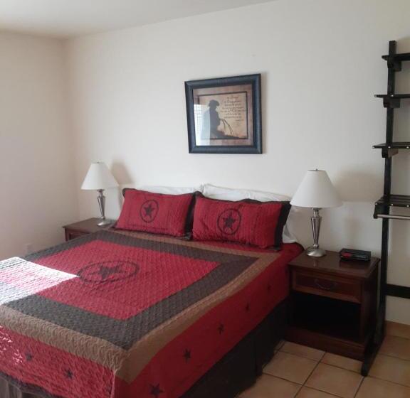 스위트 킹사이즈 침대, Stagecoach Suites