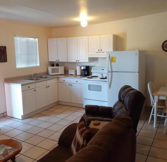 침실 2개 스위트, Stagecoach Suites