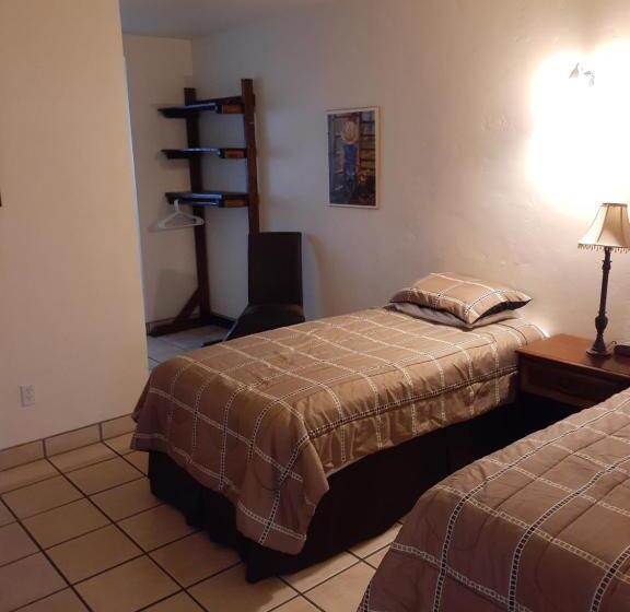 침실 2개 스위트, Stagecoach Suites