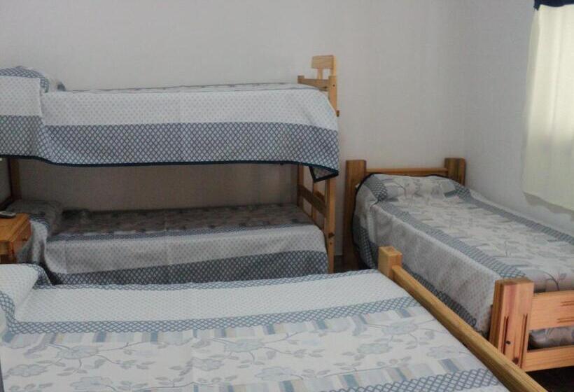 חדר משפחתי, La Nona