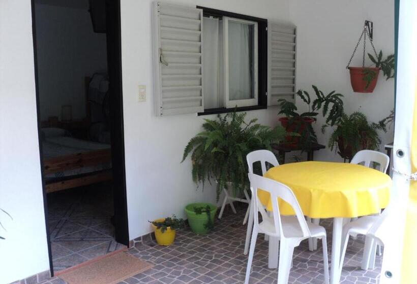 חדר משפחתי, La Nona