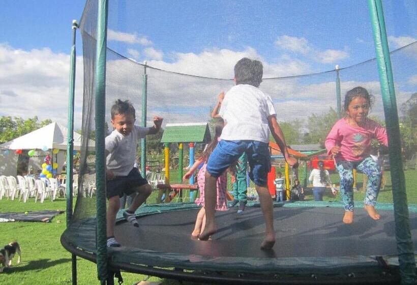 家庭间, Villa Libertad