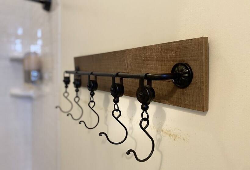 إستوديو ديلوكس, Eighteenninety Sleepover