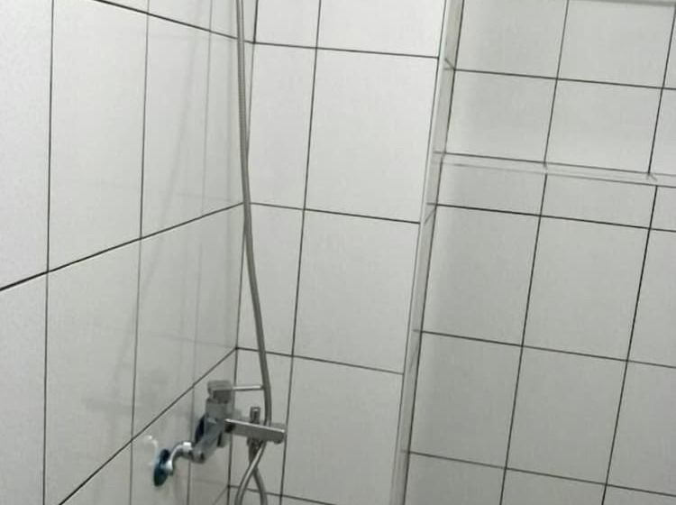 تختخواب در اتاق مشترک, Yes, Sir Homestay