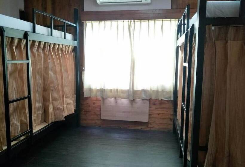 تختخواب در اتاق مشترک, Yes, Sir Homestay