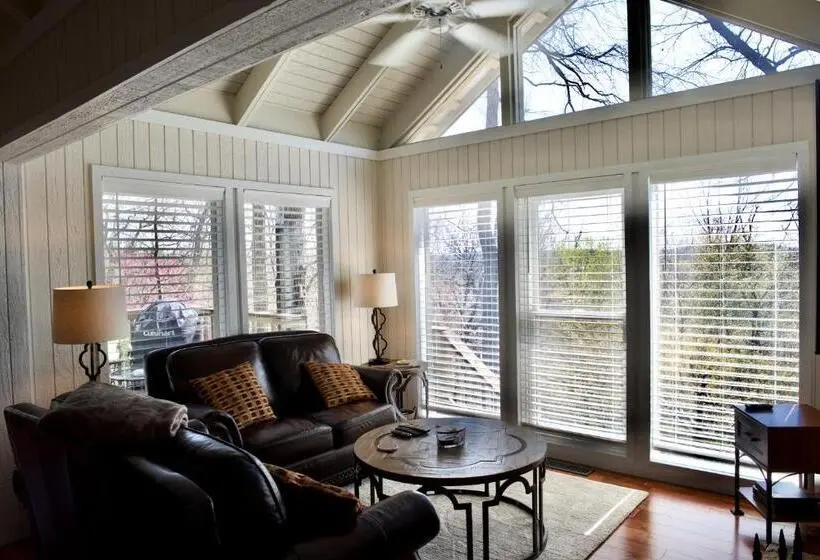 ２ベッドルームハウス, Beaver Lake Cottages