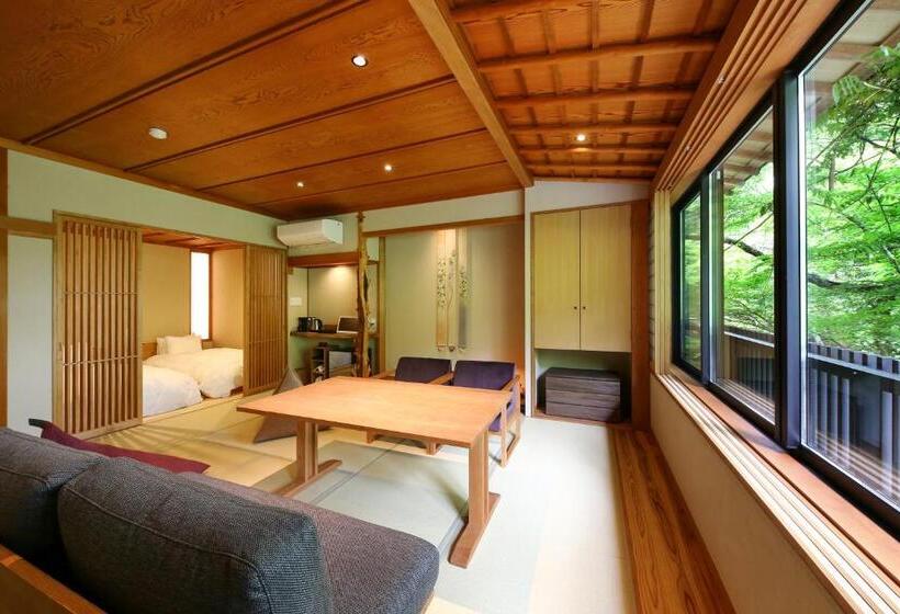 חדר סטנדרט לשלושה, Kyousen