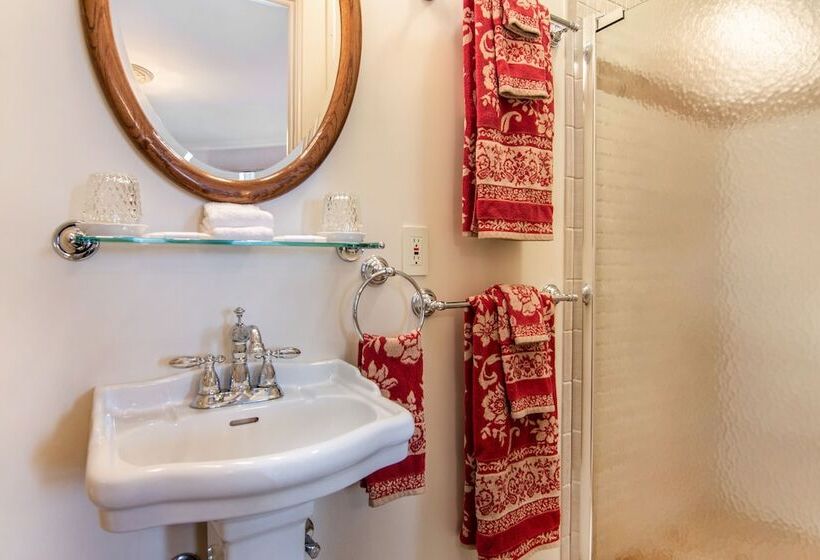 Номер Стандарт, The Lamplighter Bed & Breakfast Of Ludington