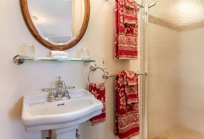 Standard-huone, The Lamplighter Bed & Breakfast Of Ludington