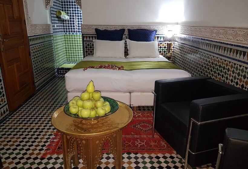 سوییت با چشم‌انداز استخر, Riad Soleil D Or