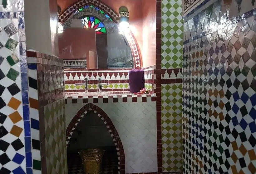 اتاق استاندارد با چشم‌انداز استخر, Riad Soleil D Or