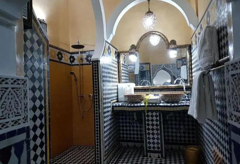 سوییت با چشم‌انداز استخر, Riad Soleil D Or