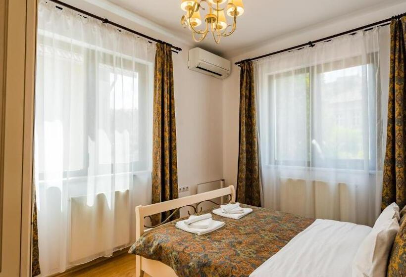 带2个卧室的套房, Flora Luxury House