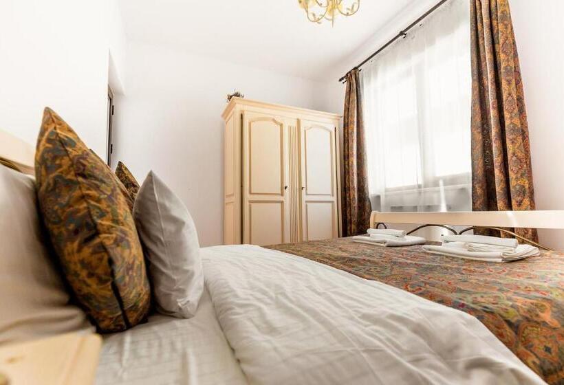 带2个卧室的套房, Flora Luxury House