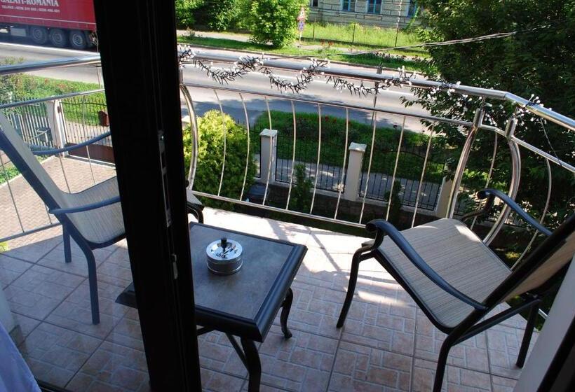 带观景的豪华间, Flora Luxury House