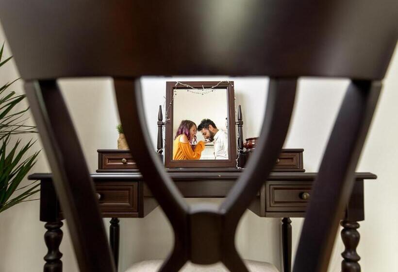 带观景的豪华间, Flora Luxury House