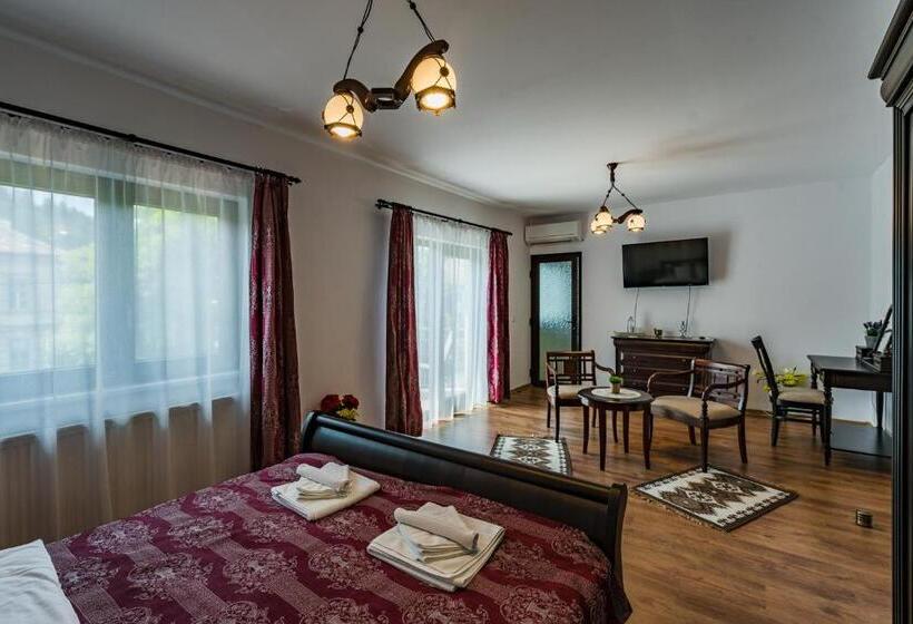 带观景的豪华间, Flora Luxury House