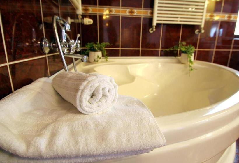 Номер Deluxe с Балконом, Flora Luxury House