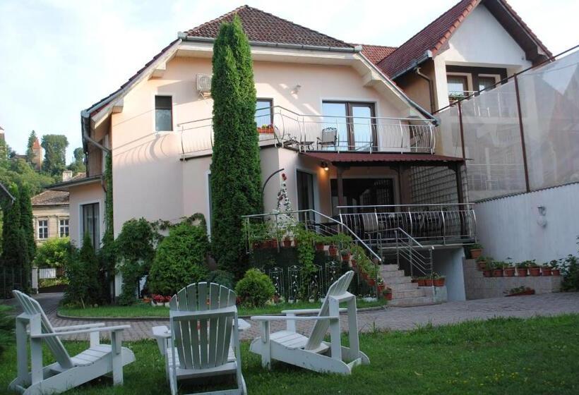 带1个卧室的豪华别墅, Flora Luxury House