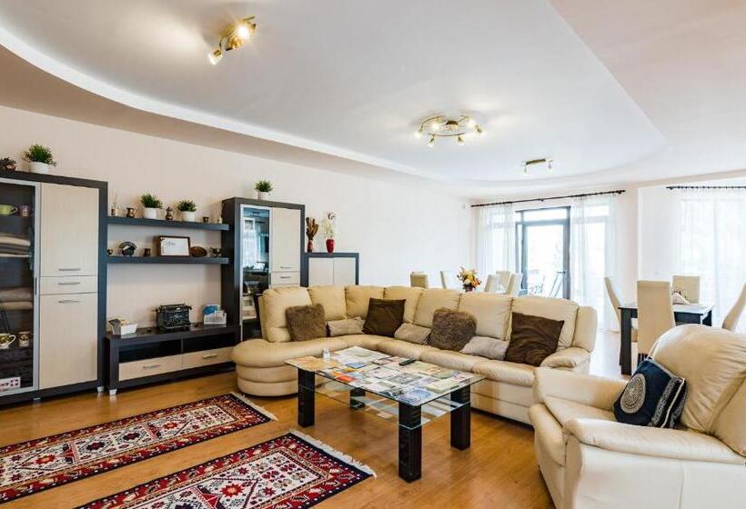 带1个卧室的豪华别墅, Flora Luxury House