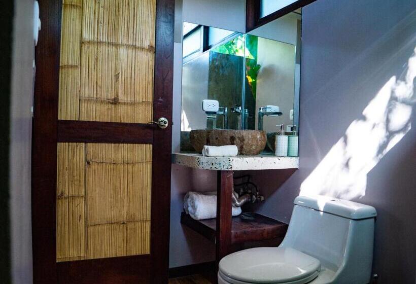 스탠다드 스튜디오, Lua Villas