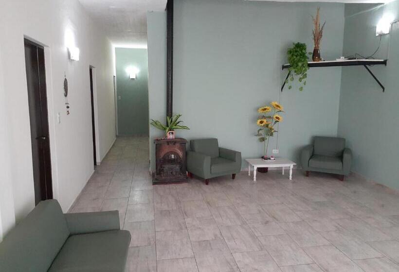 اتاق ساده سه نفره, Alquiler Zona Centro