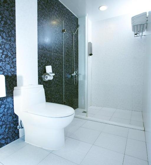 اتاق لوکس چهار تخته, Jin Bao