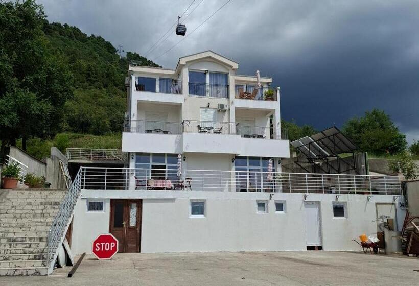 استودیوی استاندارد, Guest House Vila Vedesa