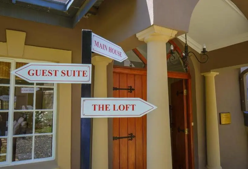 ３ベッドルームハウス, San Rock Guest House
