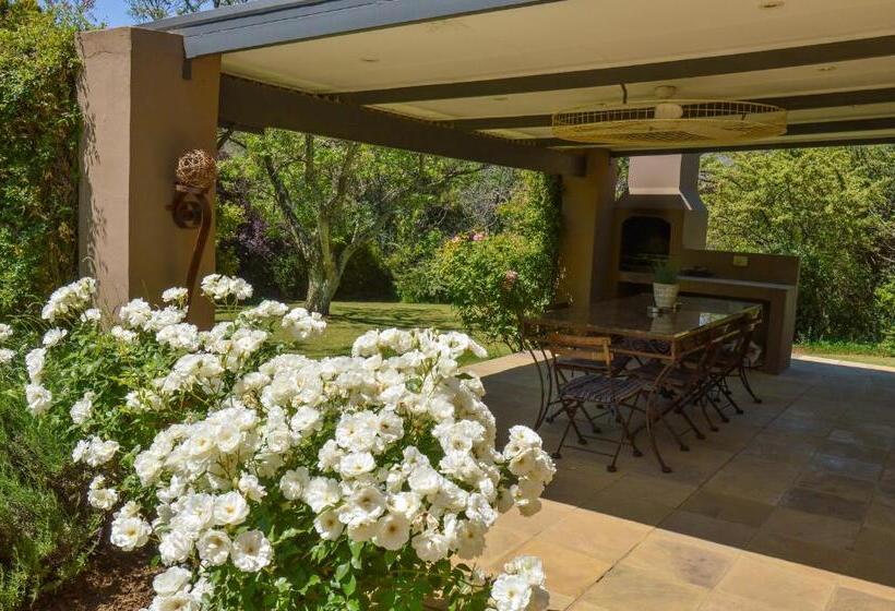 בית, 3 חדרי שינה, San Rock Guest House