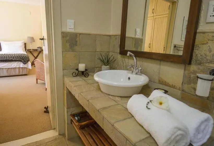 スタンダードルーム, San Rock Guest House