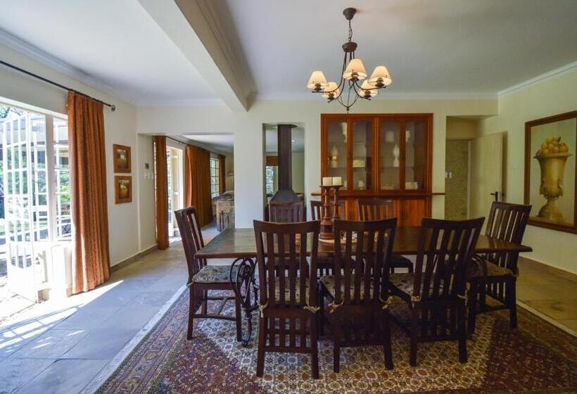 Дом 3 Спальни, San Rock Guest House